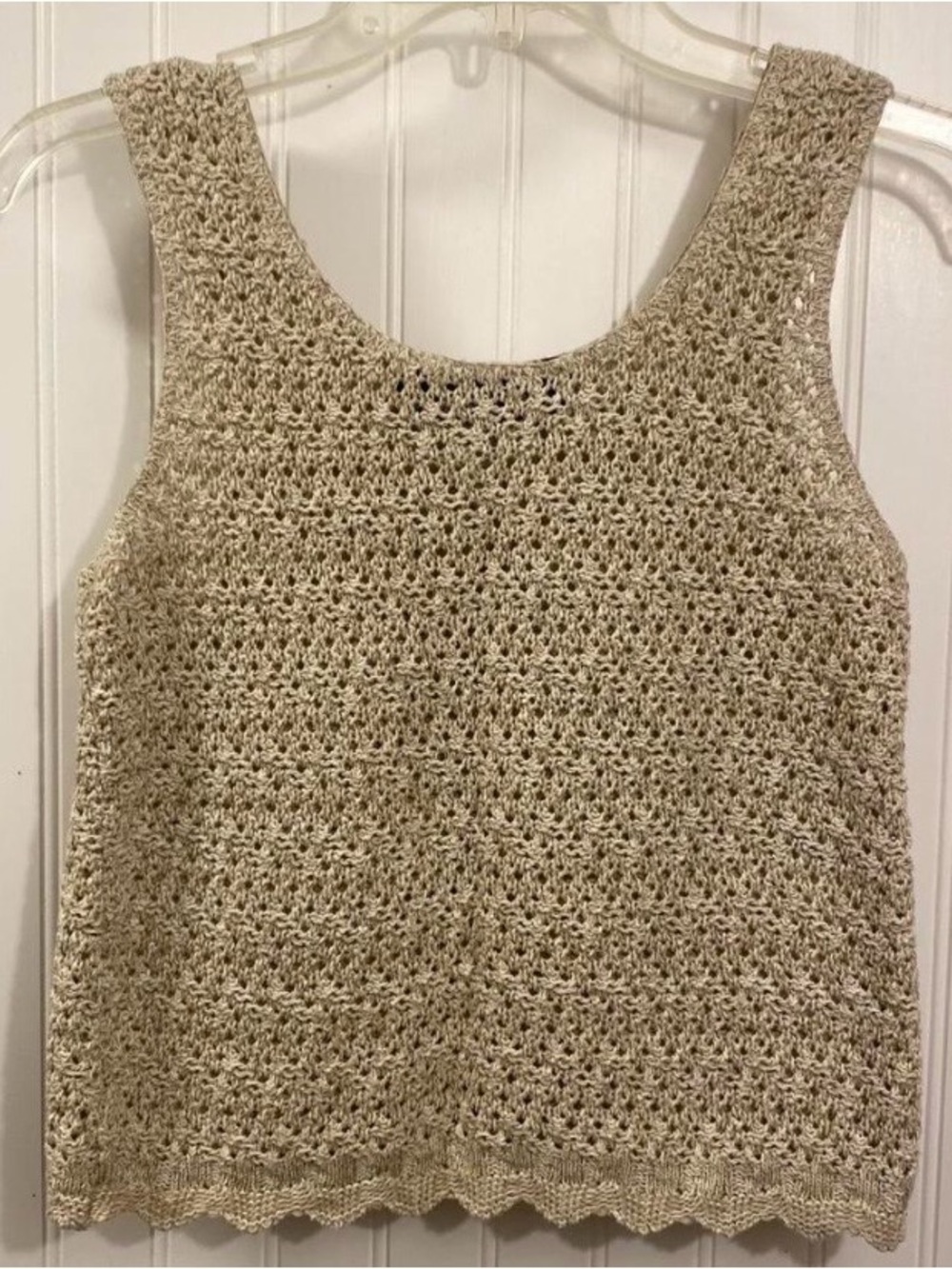 beige & white crochet tanktop